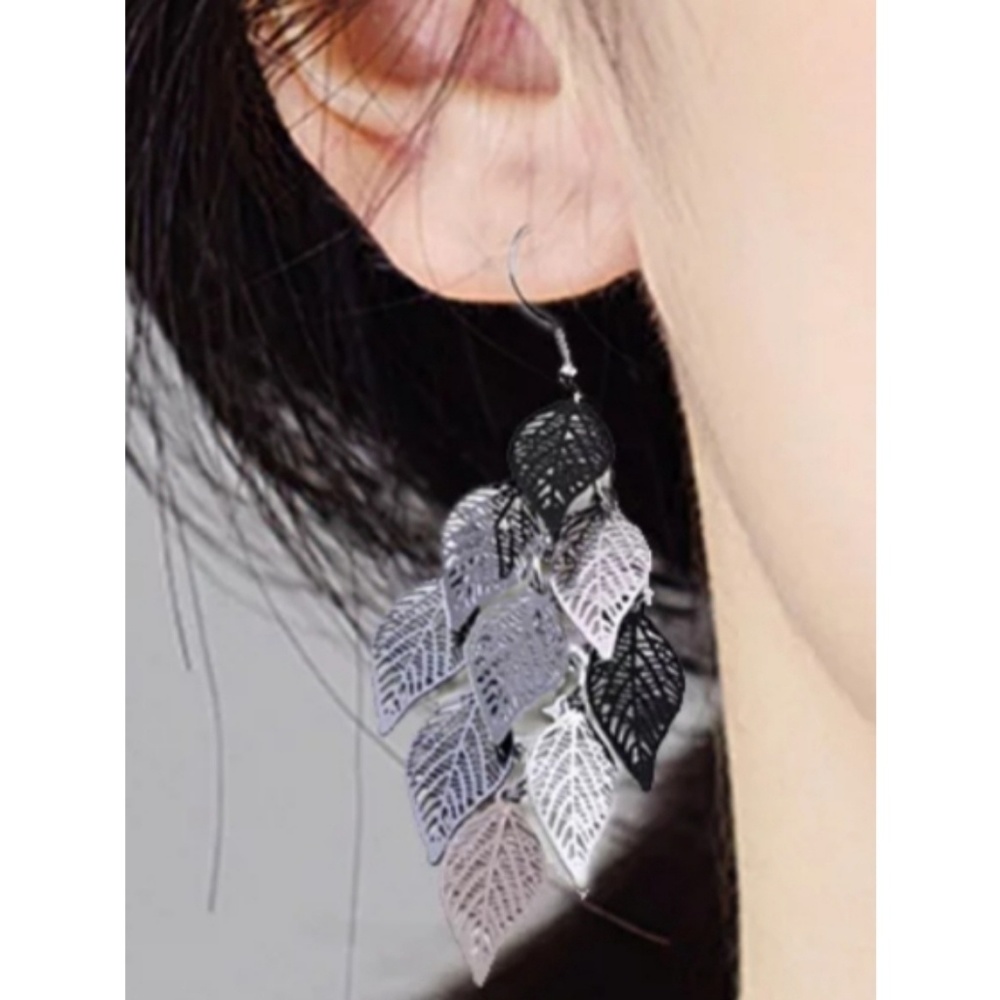 Boho Hollow Leaves Tassel Earrings